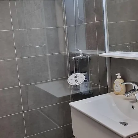 1 Room Apartment Plopeni Exterior photo