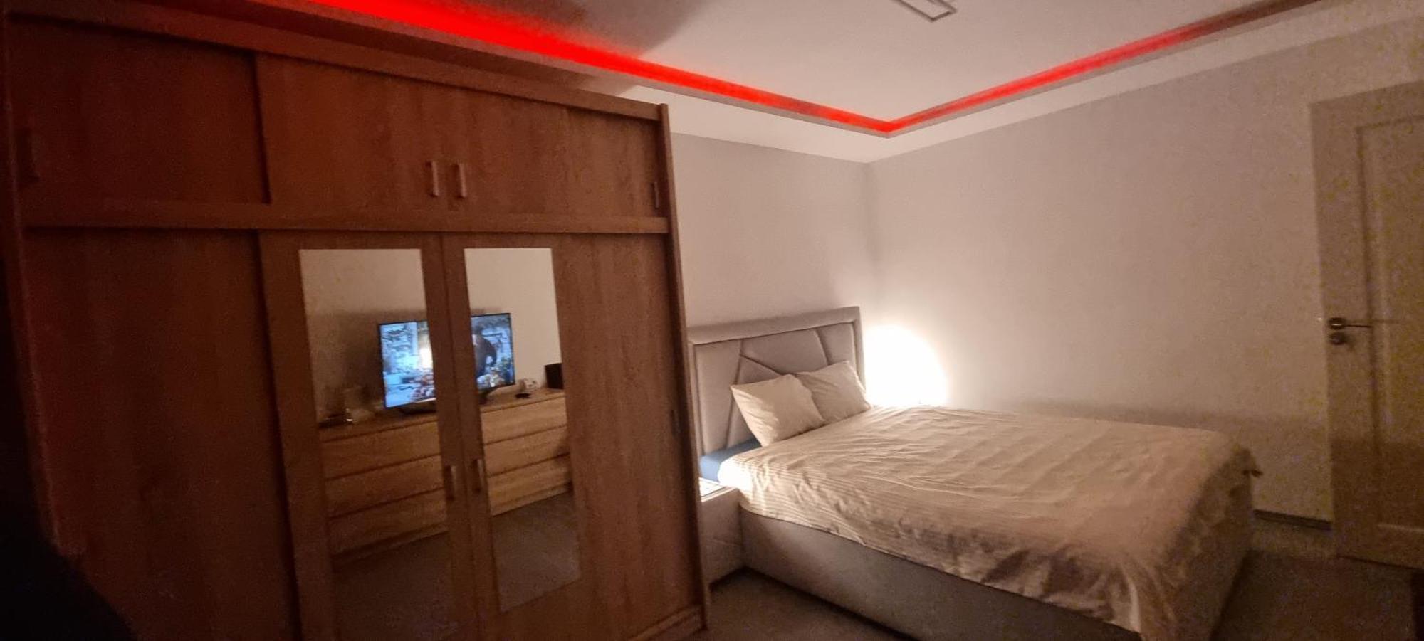 1 Apartament *