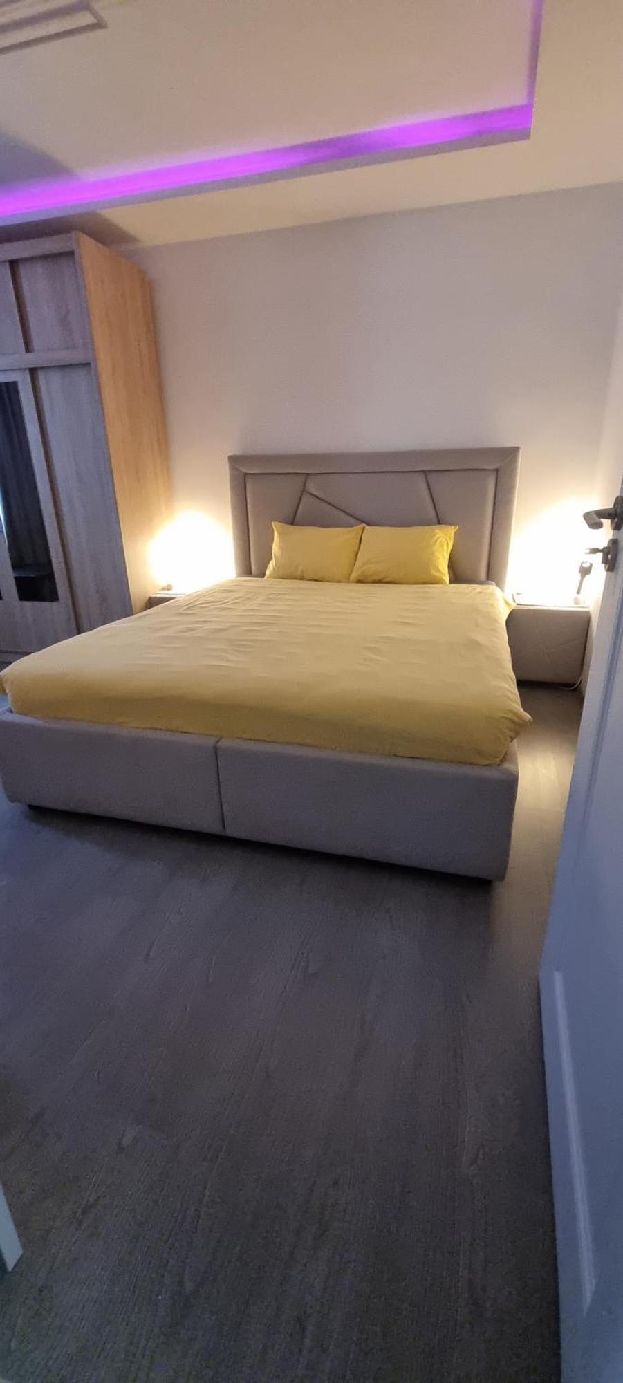 1 Apartament *